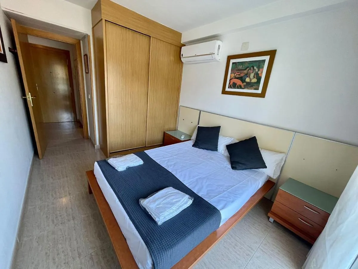 For A Stay Larimar سالو